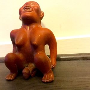 Female Africa fertility statue